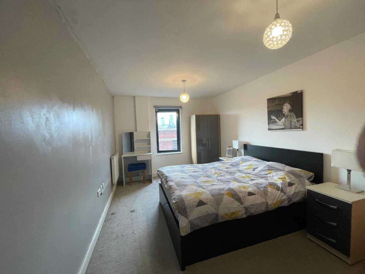 Modern Apartment Near Bullring Бирмингем Экстерьер фото