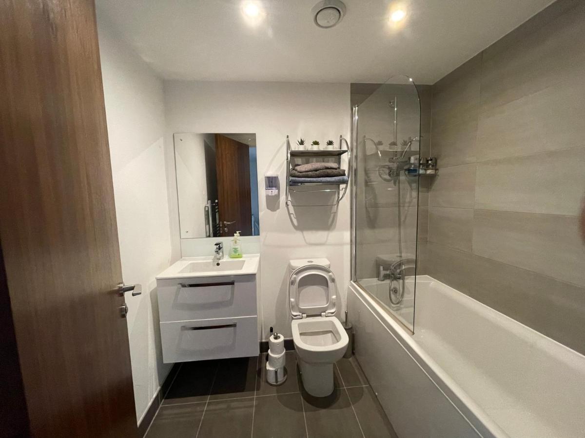 Modern Apartment Near Bullring Бирмингем Экстерьер фото